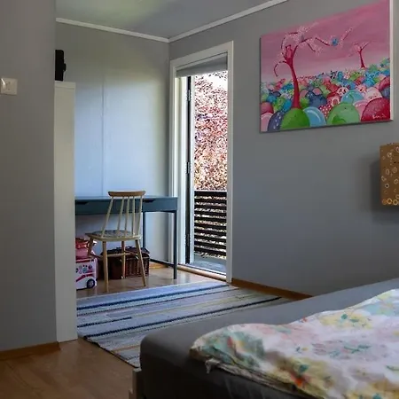 Sunny, Family-friendly Near Zoo & Local Beaches * Kristiansand