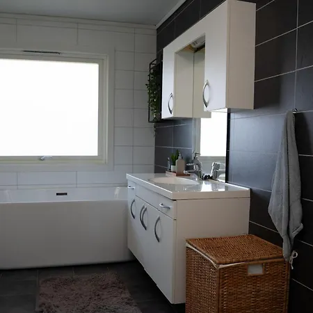 Holiday home Sunny, Family-friendly Near Zoo & Local Beaches *
