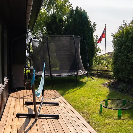 Feriehus Sunny, Family-friendly Near Zoo & Local Beaches *