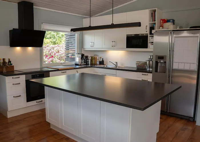 Semesterbostad Sunny, Family-friendly Near Zoo & Local Beaches Kristiansand