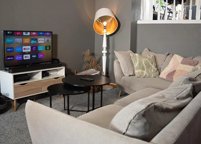 Sunny, Family-friendly Near Zoo & Local Beaches Semesterbostad Kristiansand