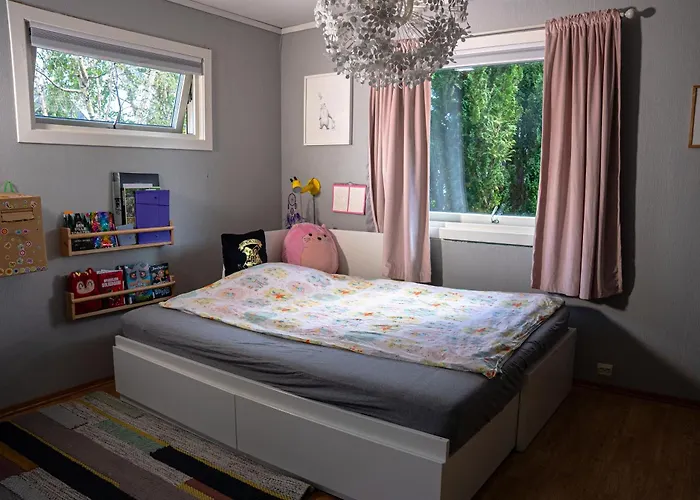Semesterbostad Sunny, Family-friendly Near Zoo & Local Beaches