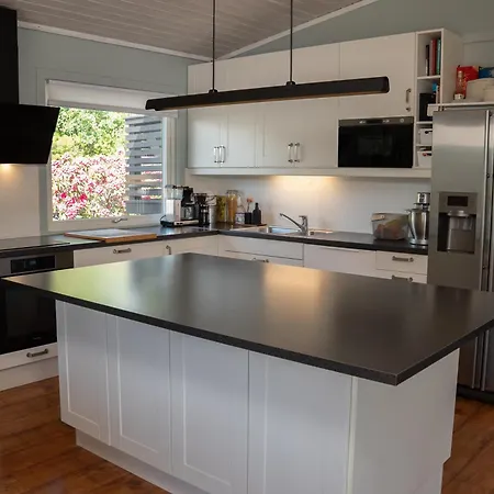 Vakantiehuis Sunny, Family-friendly Near Zoo & Local Beaches Kristiansand
