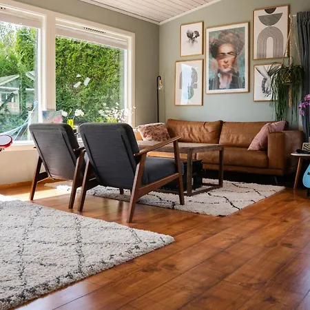 Feriehus Sunny, Family-friendly Near Zoo & Local Beaches *